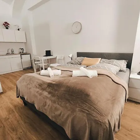 Mon 1 Apartment